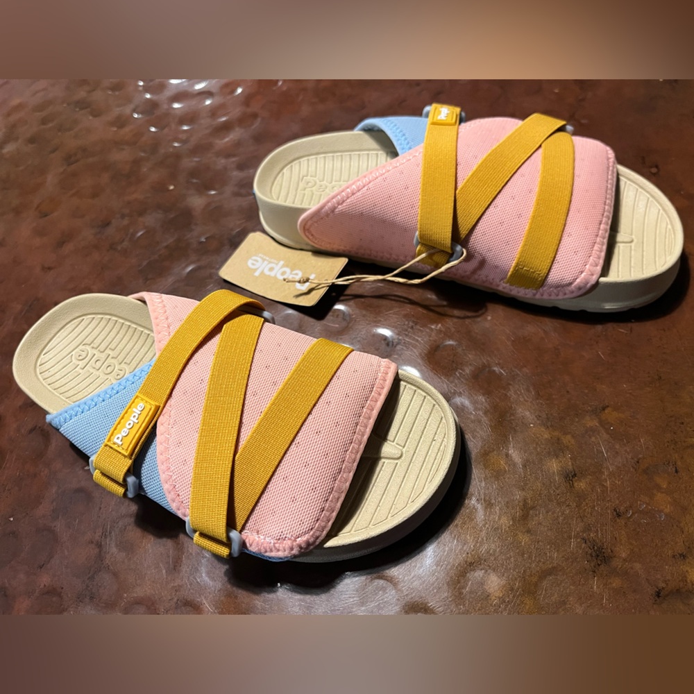 People Footwear slides